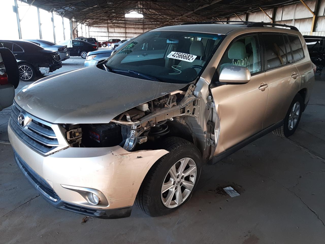 Photo 2 from auction – 2011 TOYOTA HIGHLANDER with VIN 5TDZK3EH4BS026070