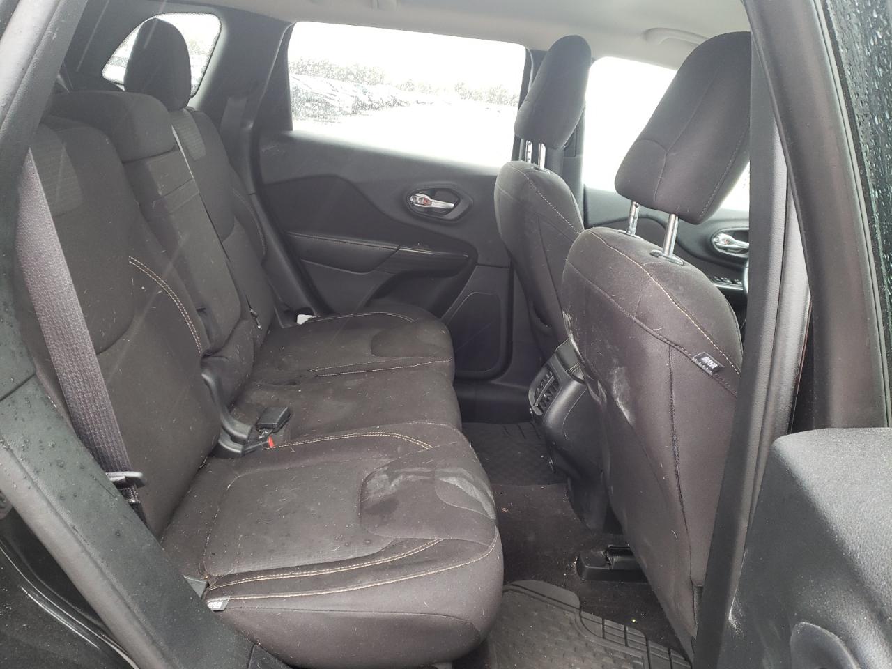 Photo 6 from auction – 2016 JEEP CHEROKEE L with VIN 1C4PJLCB0GW335969