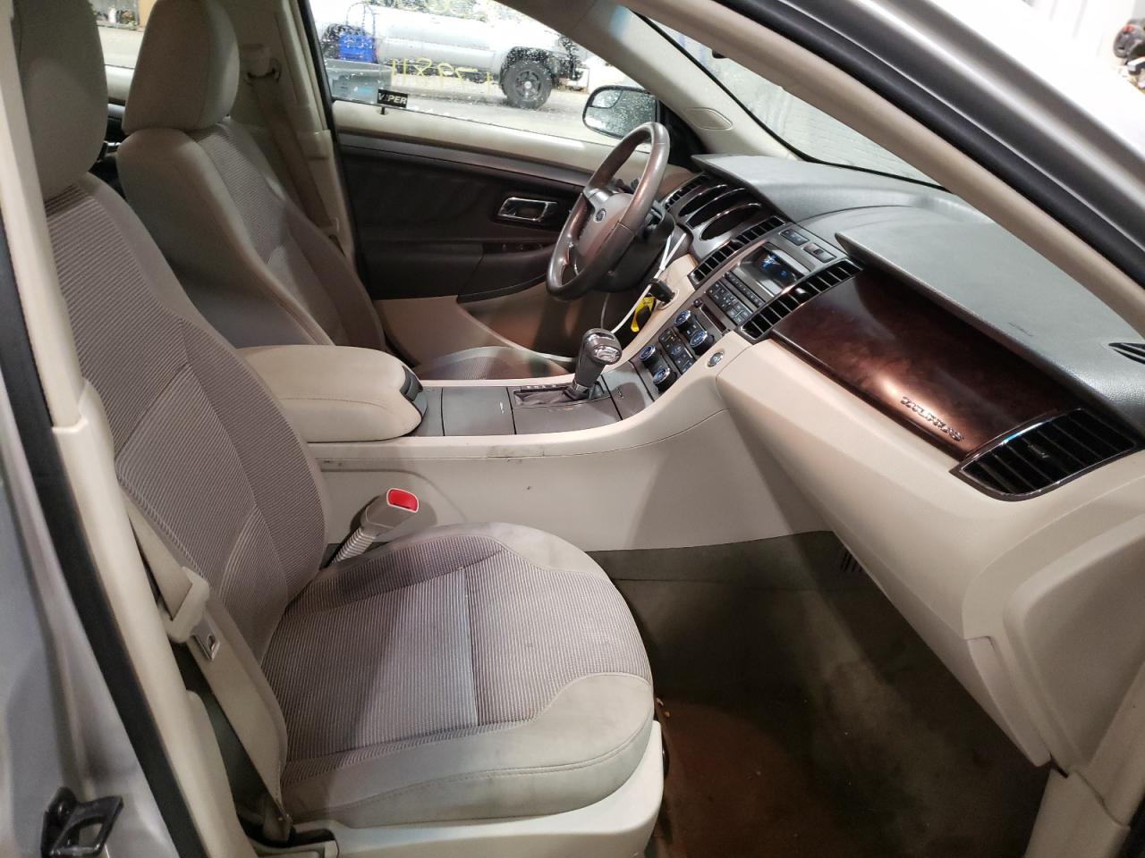 Foto 5 de la subasta – 2012 FORD TAURUS SEL con VIN 1FAHP2EW8CG103322