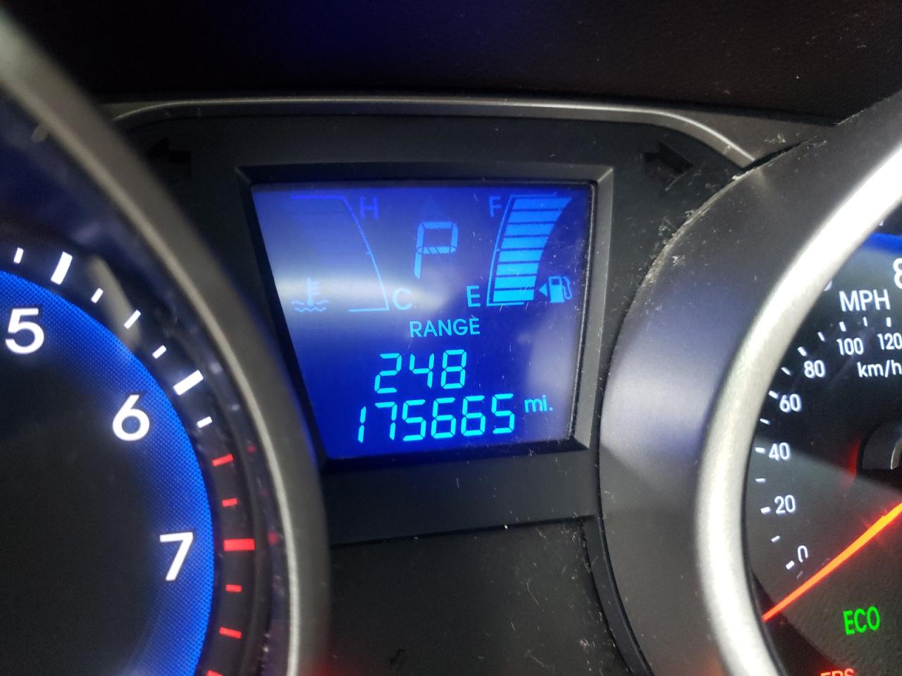 Photo 8 from auction – 2012 HYUNDAI TUCSON GLS with VIN KM8JUCAC2CU397562