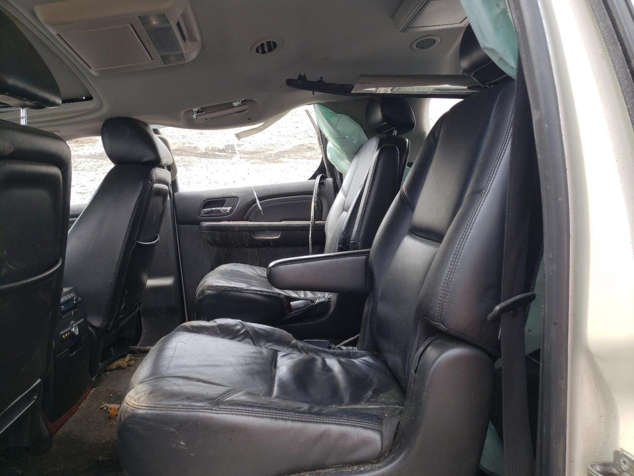 Photo 6 from auction – 2010 CADILLAC ESCALADE E with VIN 1GYUKHEF9AR267202