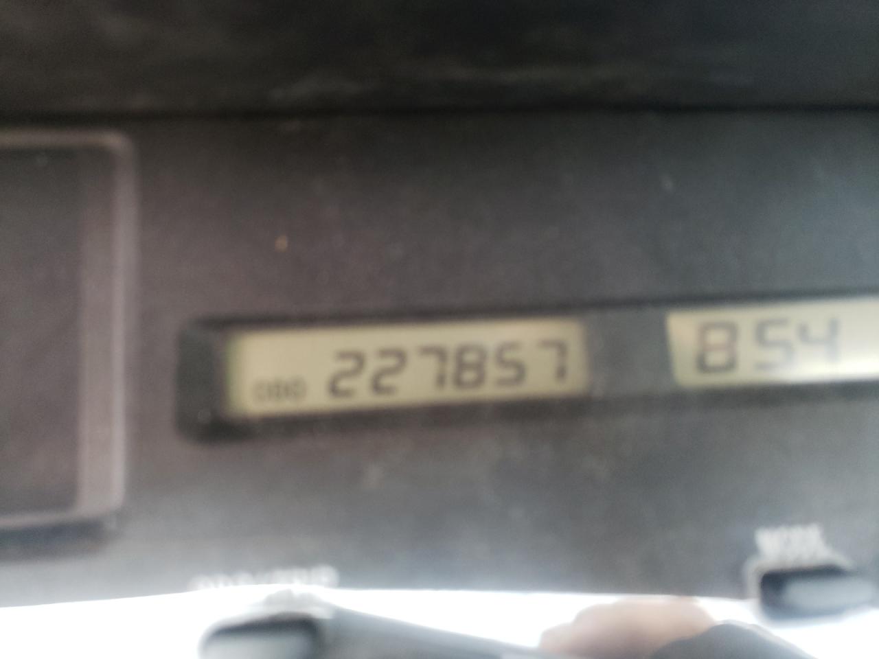 Photo 8 from auction – 2003 TOYOTA AVALON XL with VIN 4T1BF28B53U322148