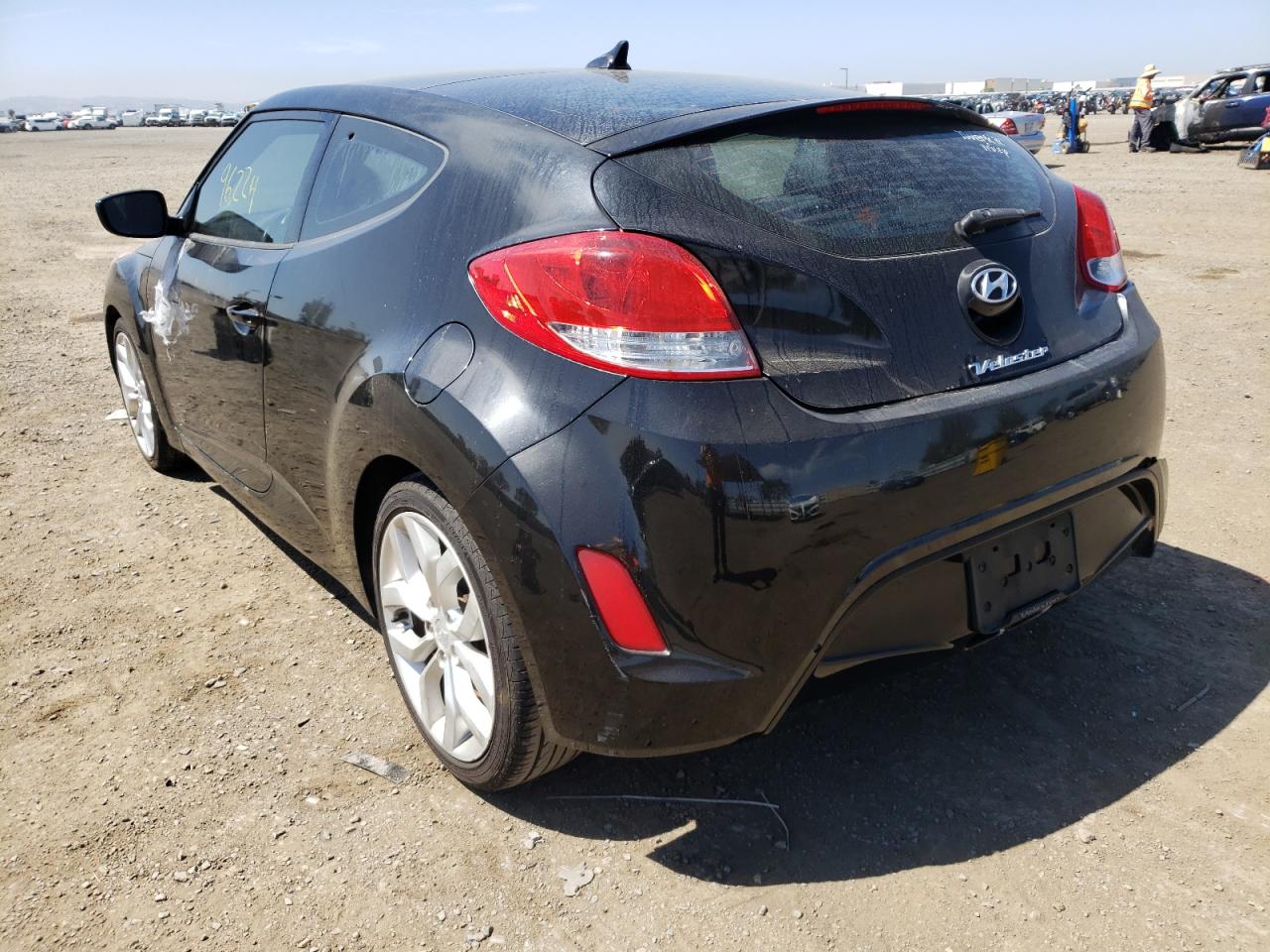 Photo 3 from auction – 2013 HYUNDAI VELOSTER with VIN KMHTC6AD3DU169402