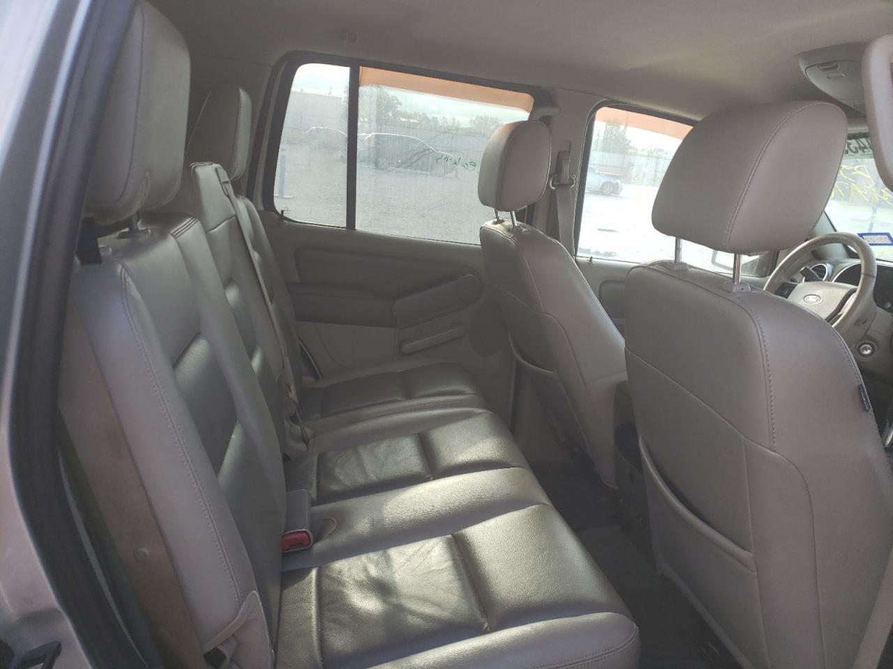 Photo 6 from auction – 2006 FORD EXPLORER X with VIN 1FMEU73E56UB43971