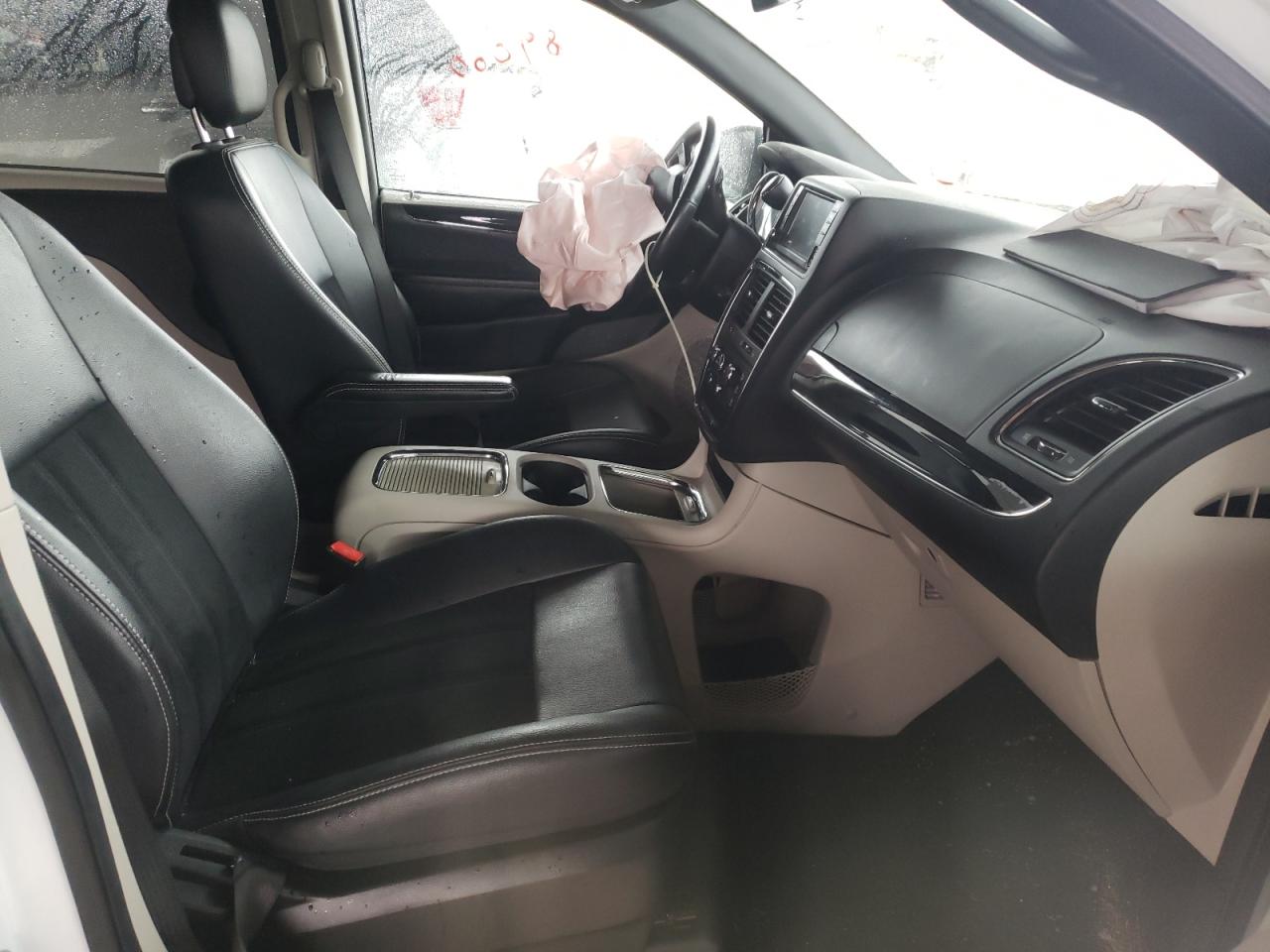Photo 5 from auction – 2018 DODGE GRAND CARA with VIN 2C4RDGCG0JR300237