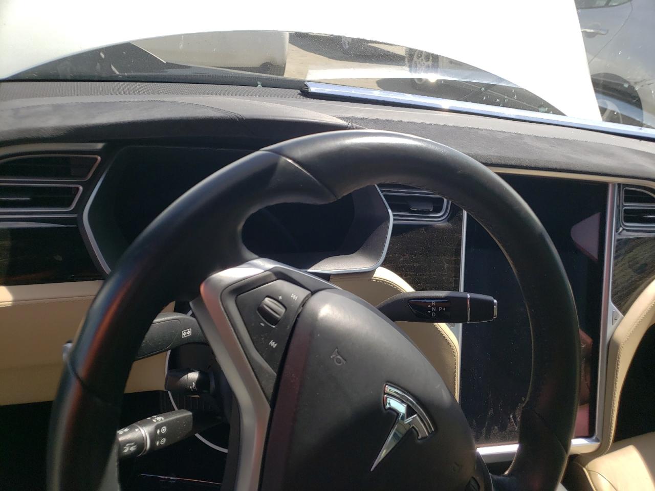 Photo 8 from auction – 2016 TESLA MODEL S with VIN 5YJSA1E28GF162492
