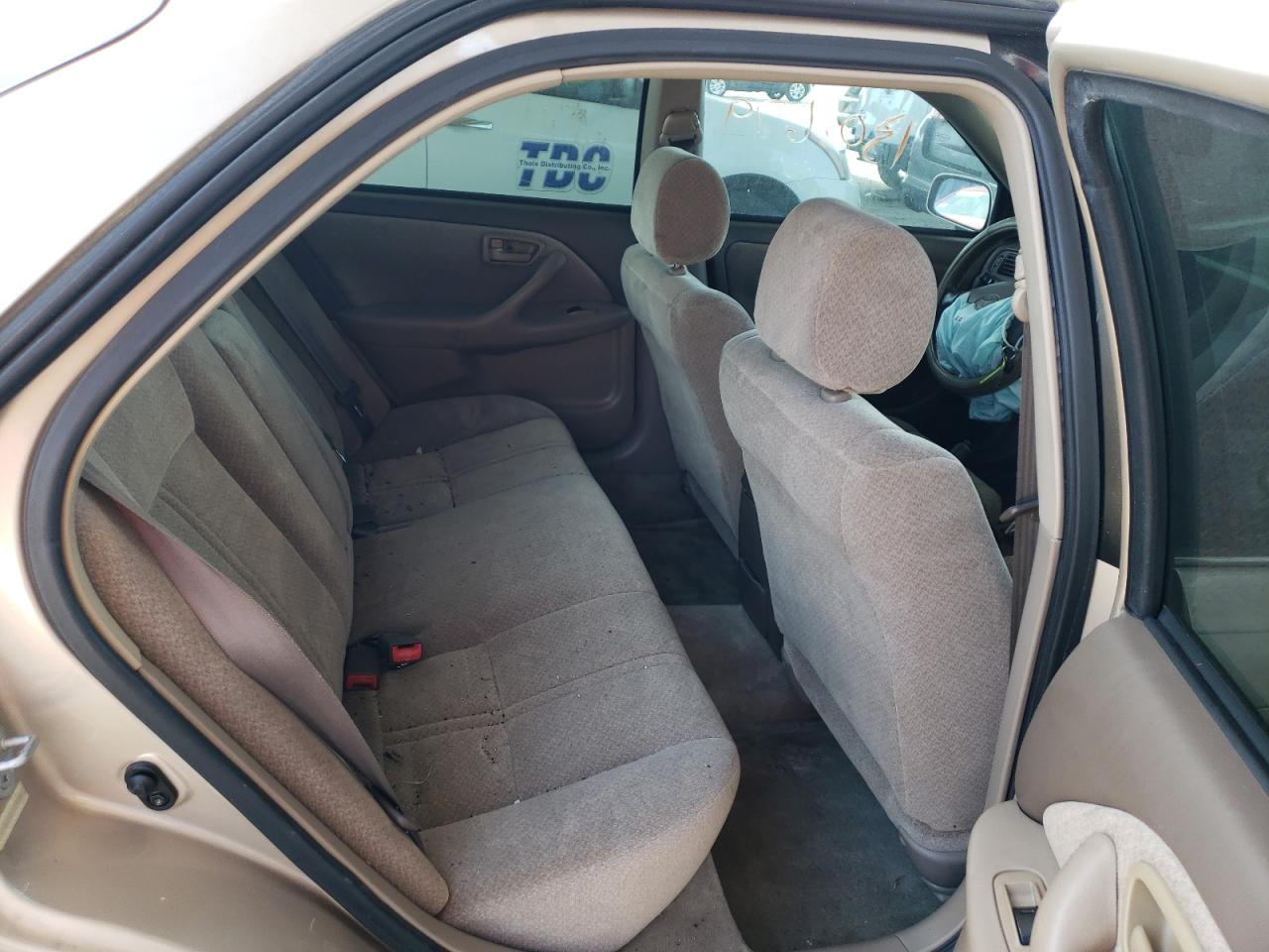 Photo 6 from auction – 2000 TOYOTA CAMRY CE with VIN 4T1BG22K9YU731332