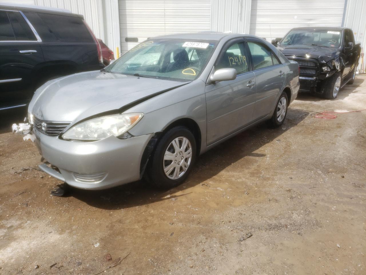 Photo 2 from auction – 2005 TOYOTA CAMRY LE with VIN 4T1BE32K05U554760