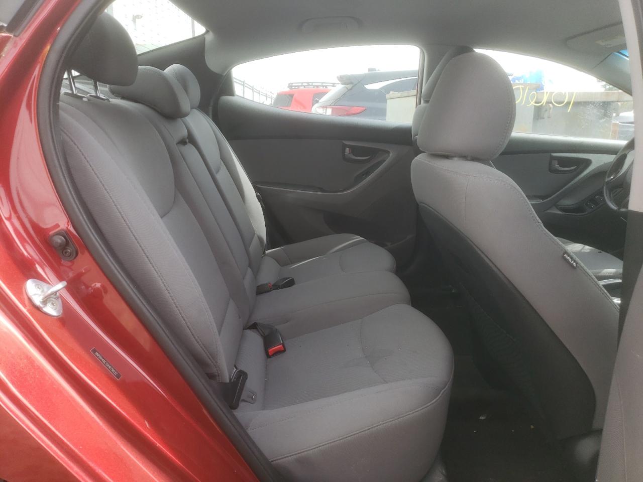 Photo 6 from auction – 2016 HYUNDAI ELANTRA SE with VIN 5NPDH4AE7GH679032