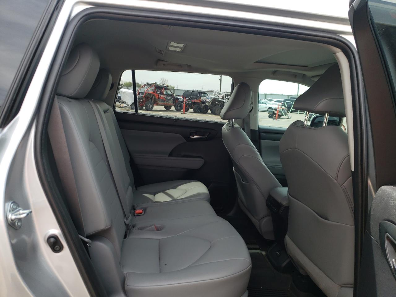 Photo 6 from auction – 2021 TOYOTA HIGHLANDER with VIN 5TDGBRCH4MS520784
