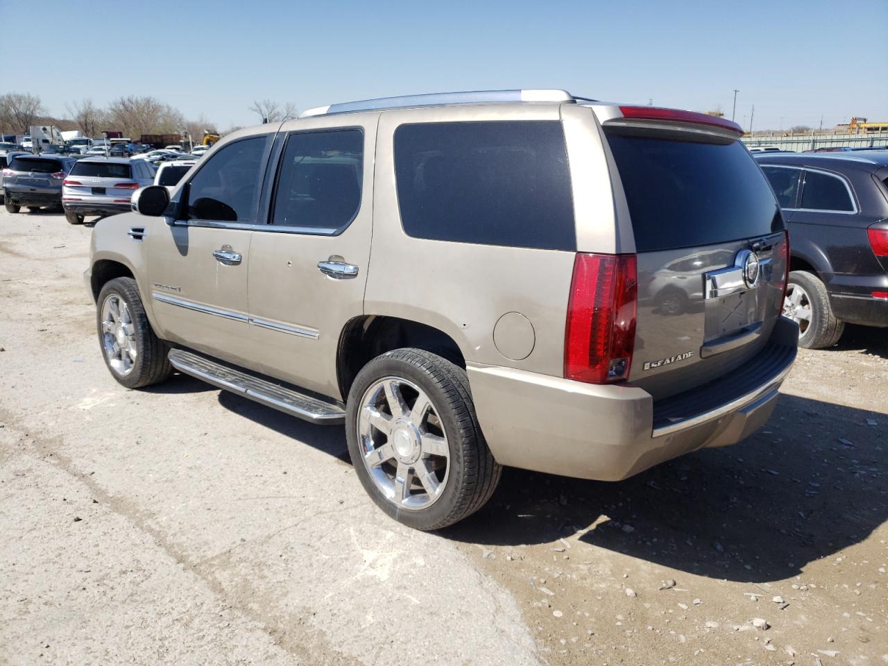 Photo 3 from auction – 2007 CADILLAC ESCALADE L with VIN 1GYFK63897R100624