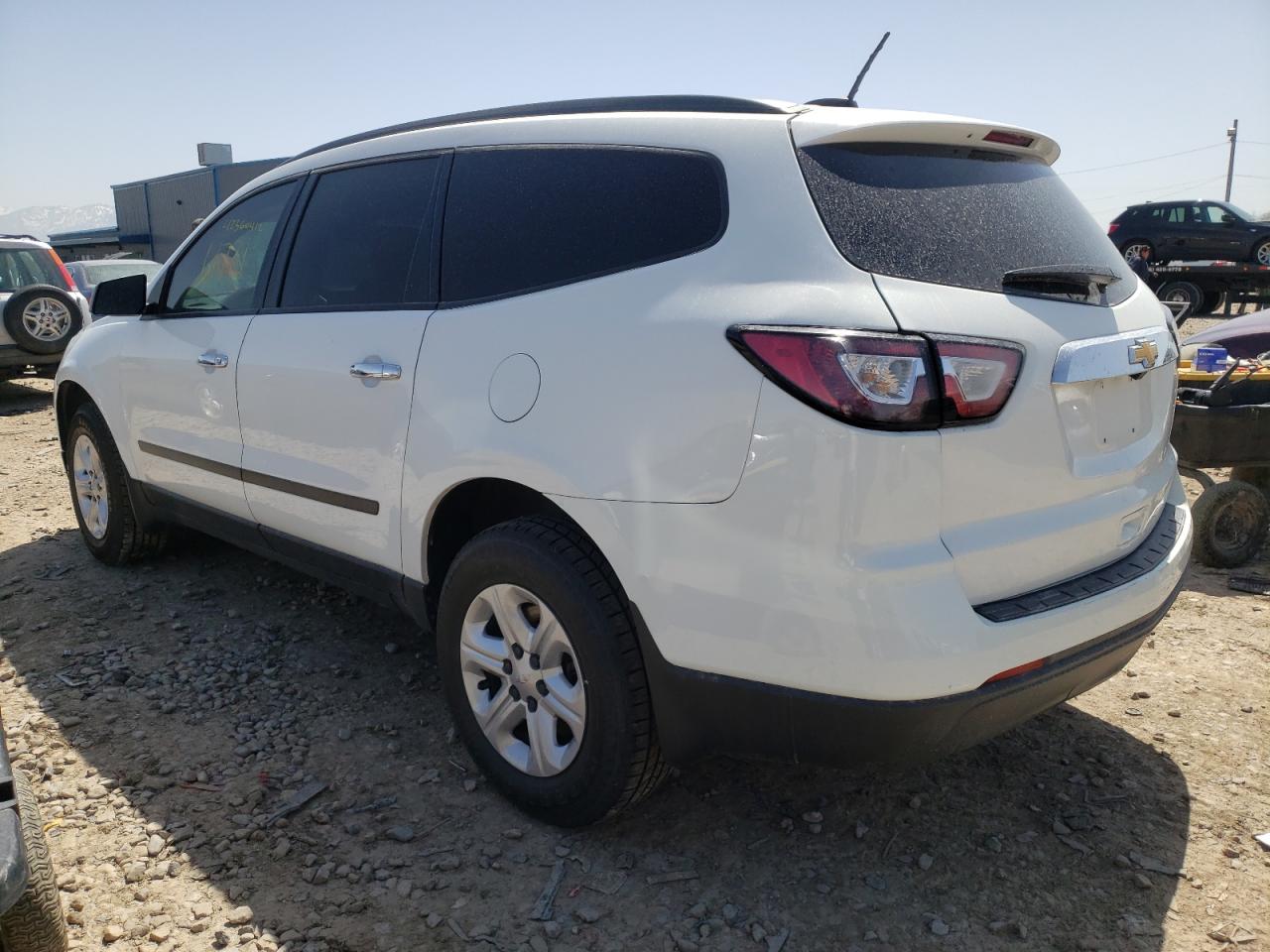 Photo 3 from auction – 2017 CHEVROLET TRAVERSE L with VIN 1GNKRFEDXHJ223138