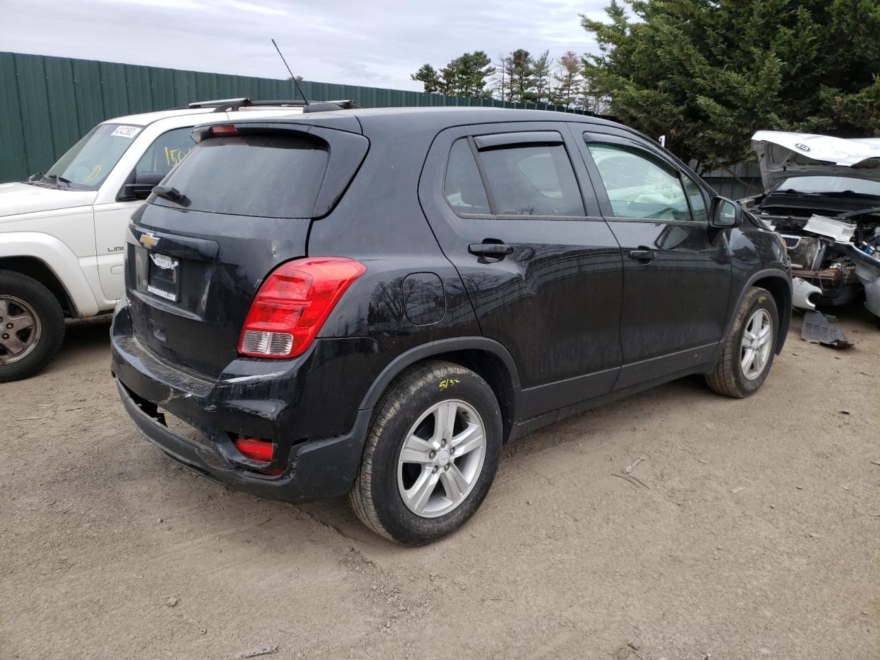 Photo 4 from auction – 2020 CHEVROLET TRAX LS with VIN 3GNCJKSB4LL107569