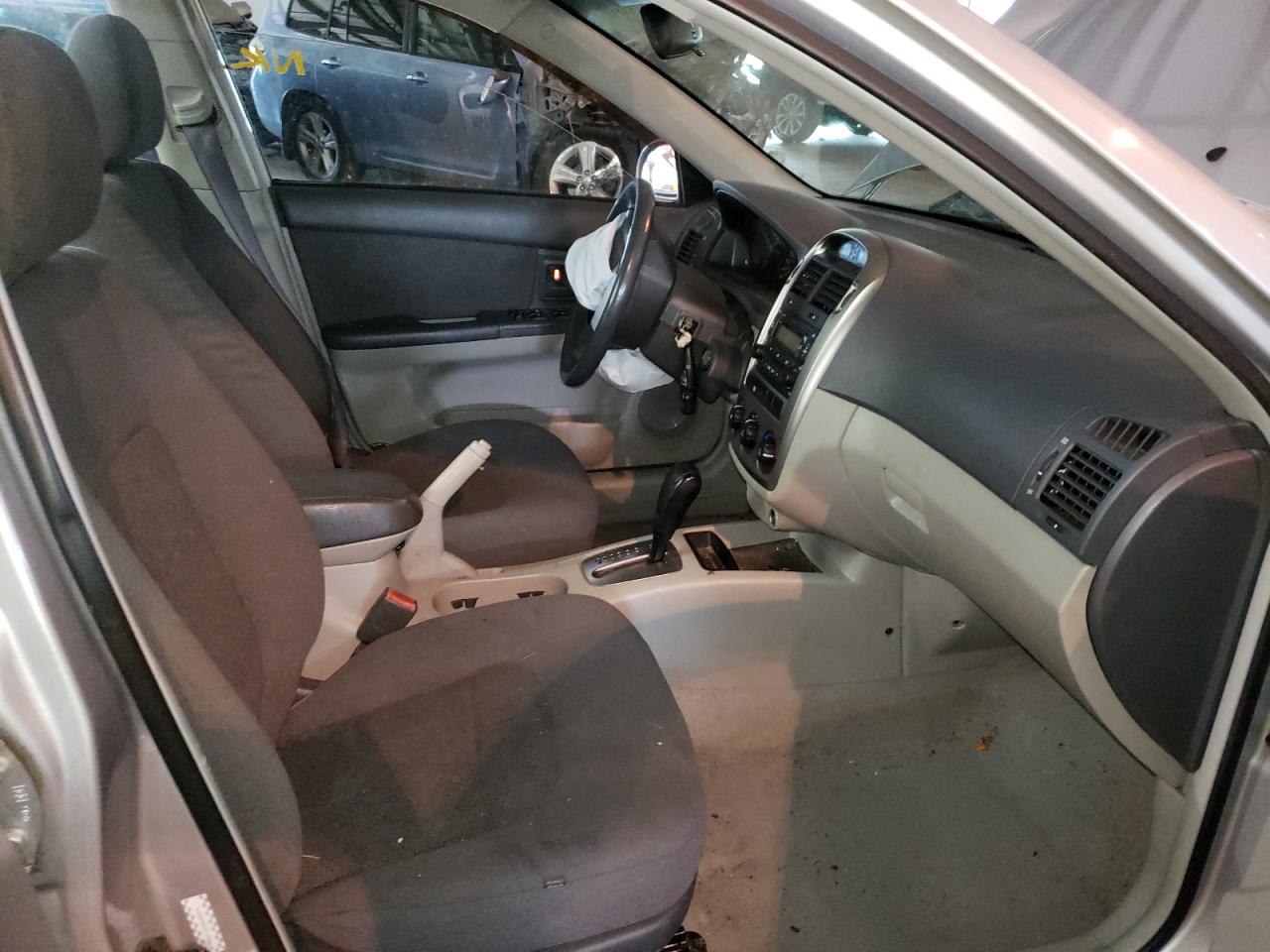 Photo 5 from auction – 2006 KIA SPECTRA5 with VIN KNAFE161865345626