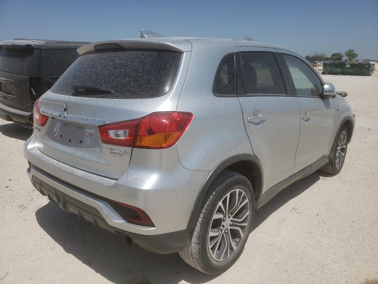 Photo 4 from auction – 2018 MITSUBISHI OUTLANDER with VIN JA4AP3AU7JU010046
