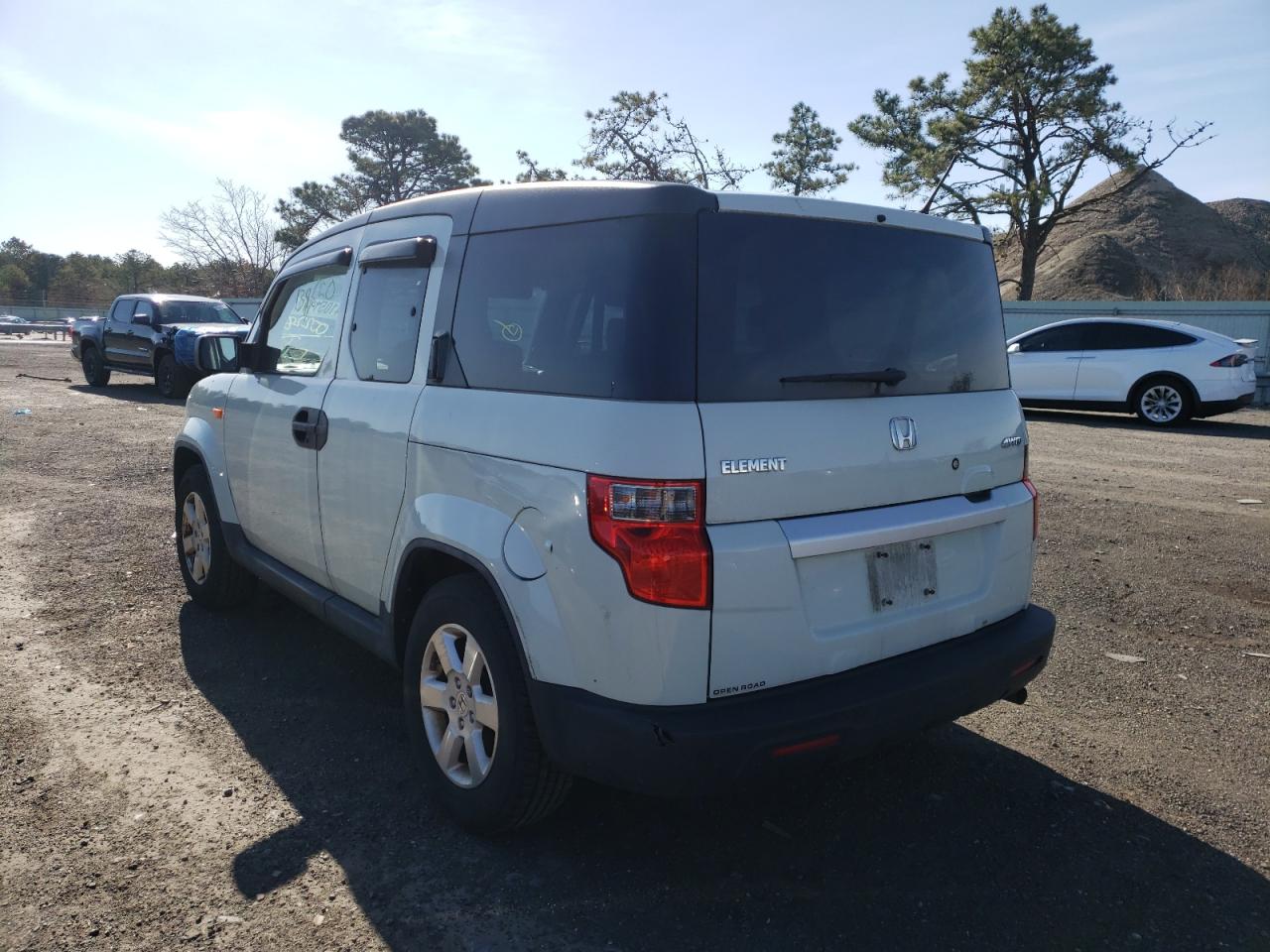 Photo 3 from auction – 2011 HONDA ELEMENT with VIN 5J6YH2H77BL002283