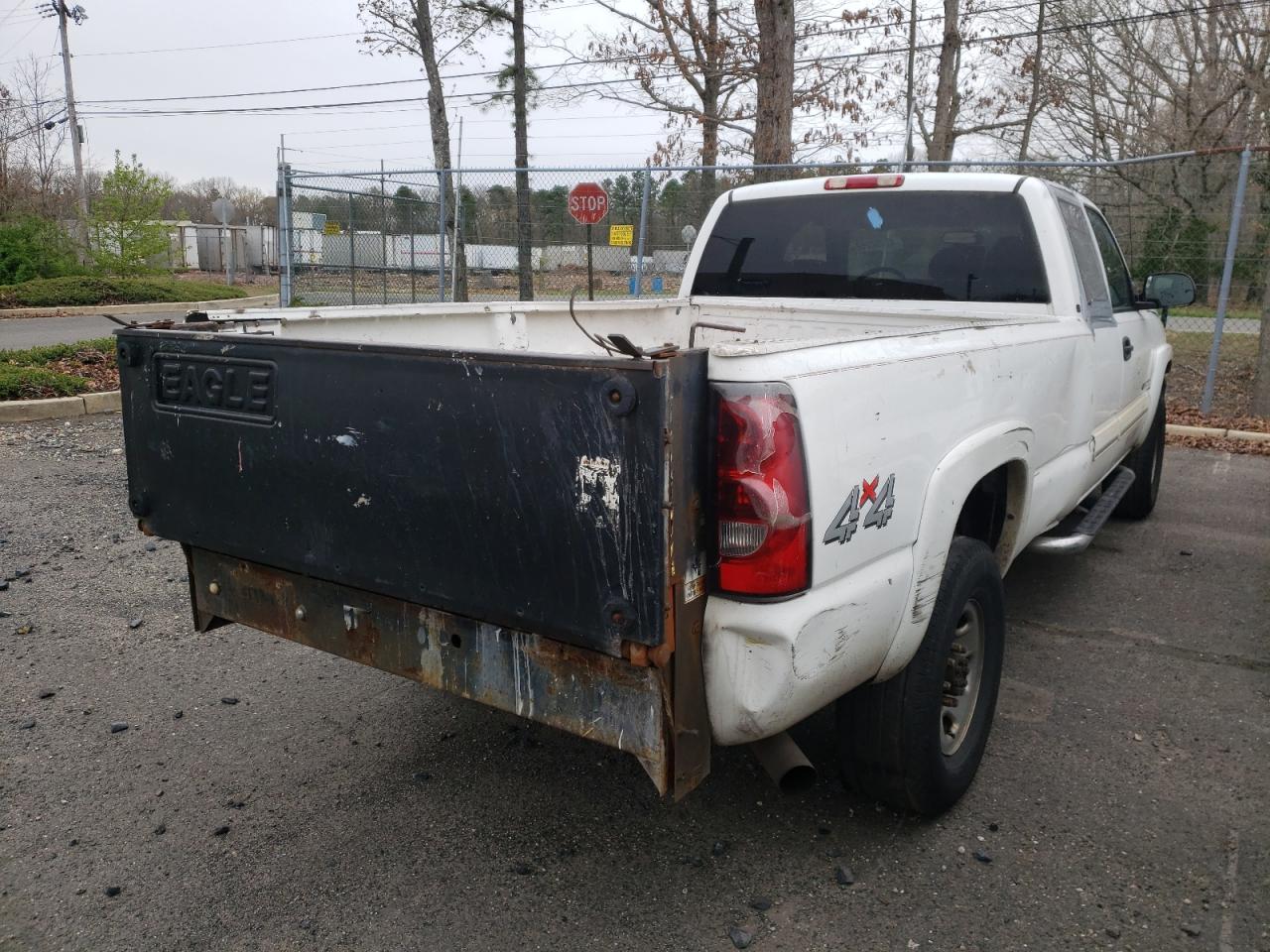 Photo 4 from auction – 2005 CHEVROLET SILVERADO with VIN 1GCHK29U15E168318