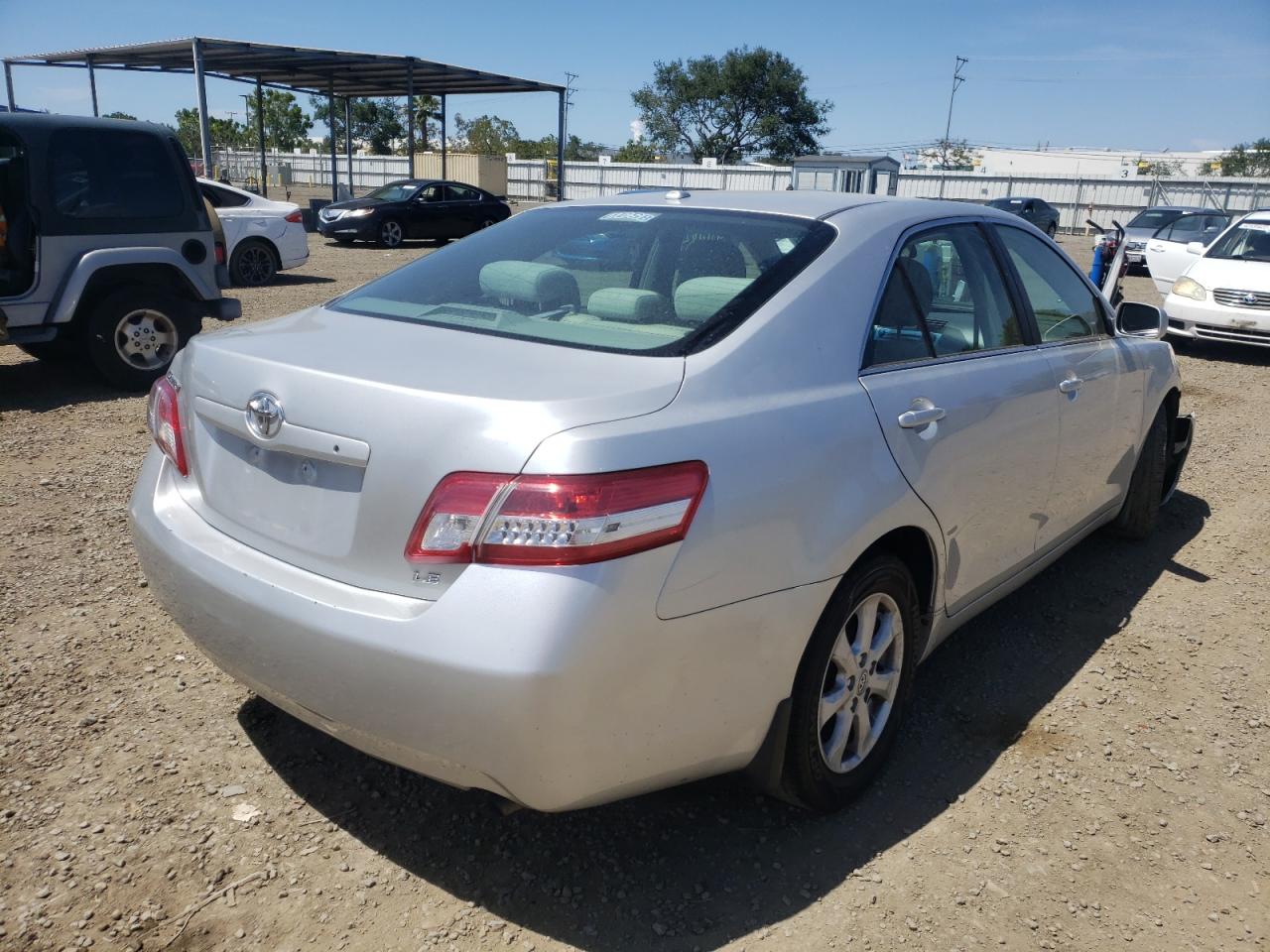 Фото 4 с аукциона – 2011 TOYOTA CAMRY BASE с VIN 4T1BF3EK2BU711287