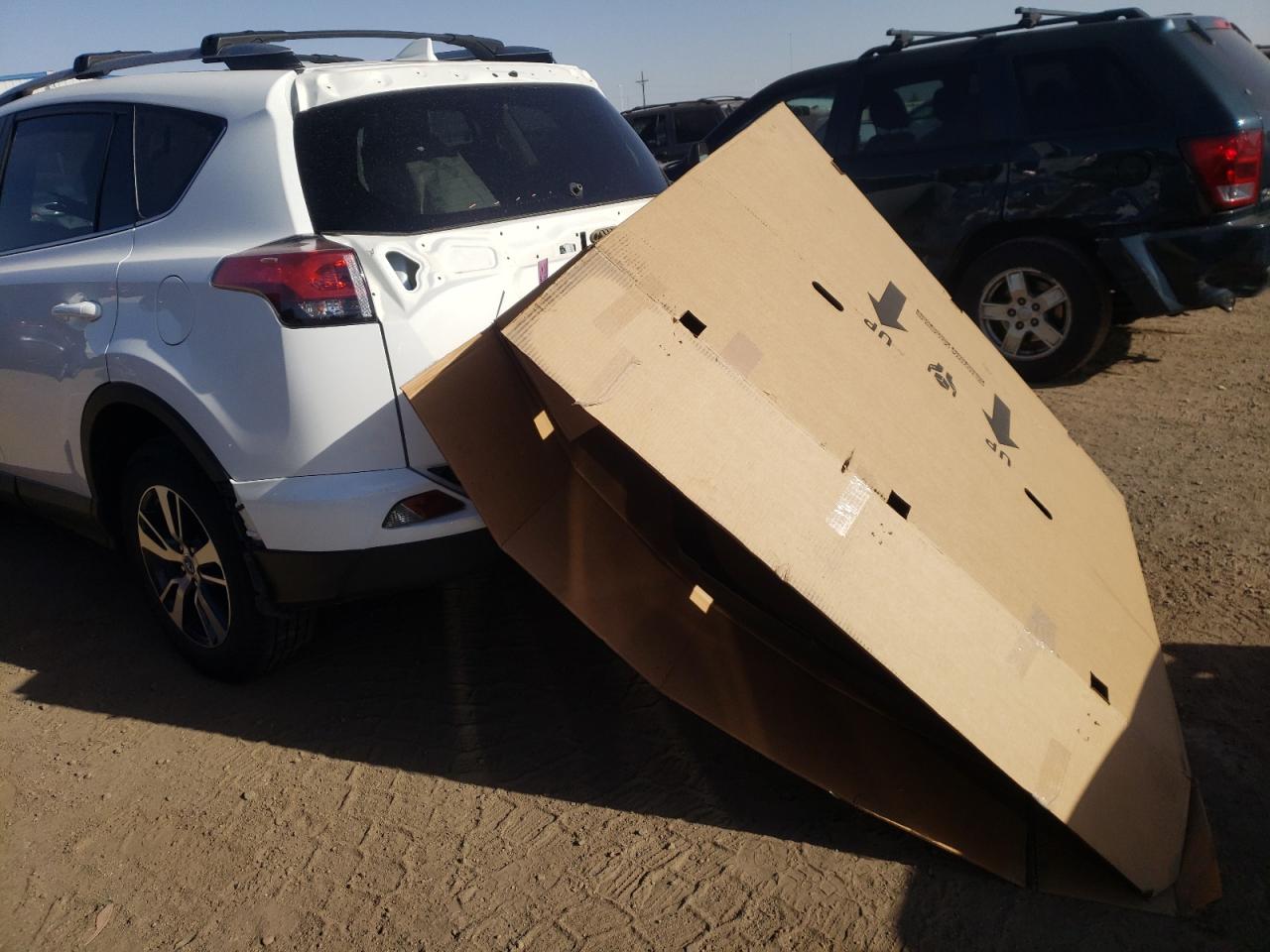 Photo 9 from auction – 2018 TOYOTA RAV4 ADVEN with VIN 2T3RFREVXJW800641