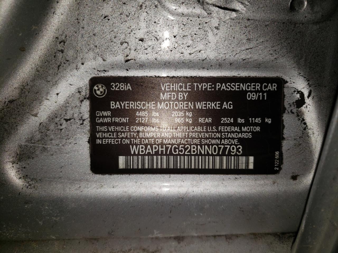 Photo 10 from auction – 2011 BMW 328 I with VIN WBAPH7G52BNN07793