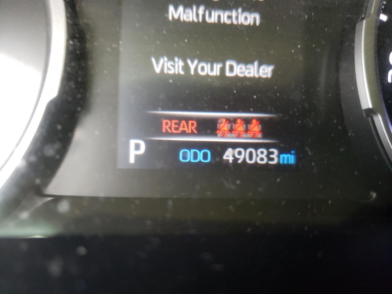 Photo 8 from auction – 2019 TOYOTA RAV4 LE with VIN JTMLWRFV3KD013999