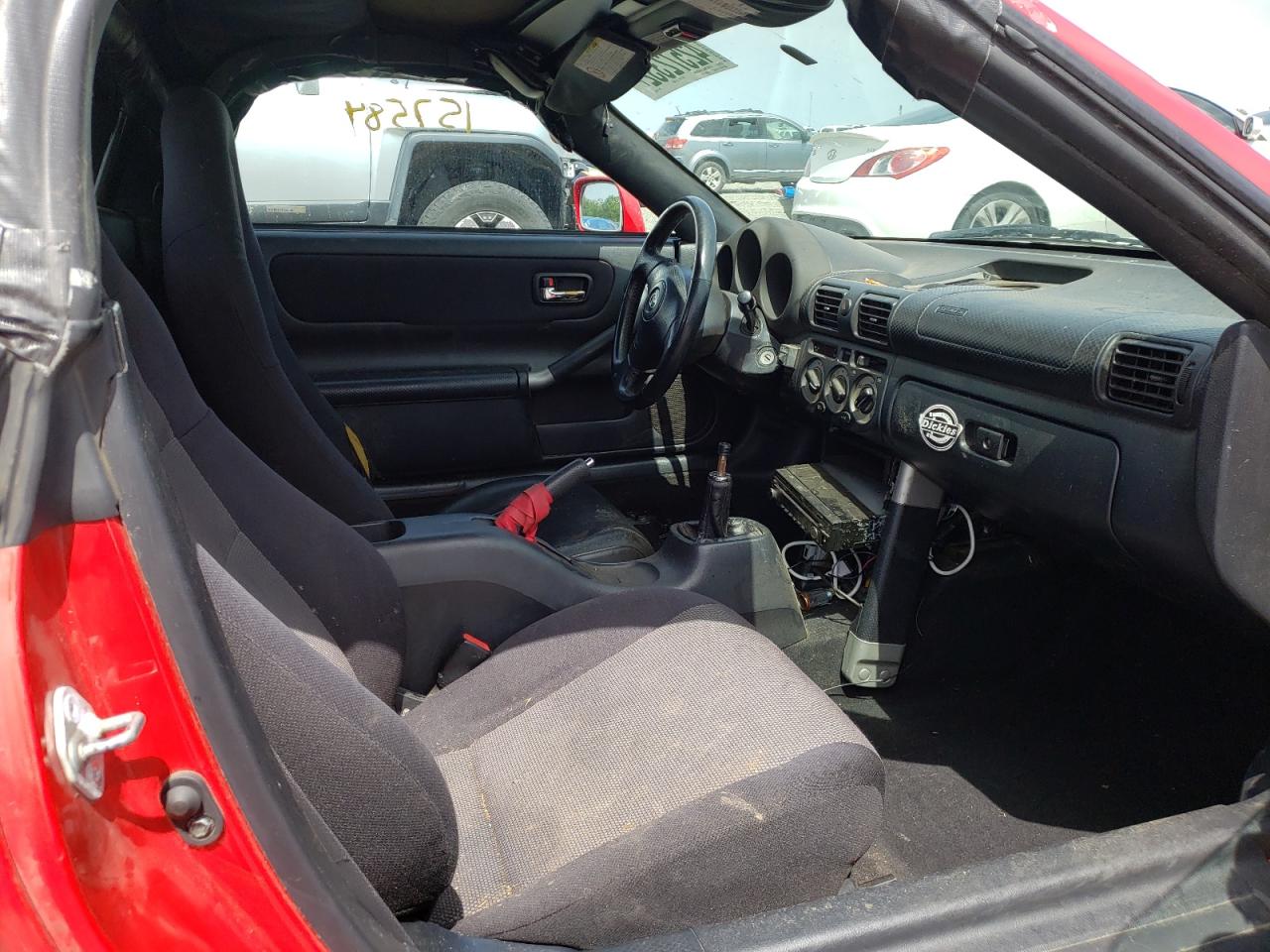 Photo 5 from auction – 2000 TOYOTA MR2 SPYDER with VIN JTDFR3207Y0014925
