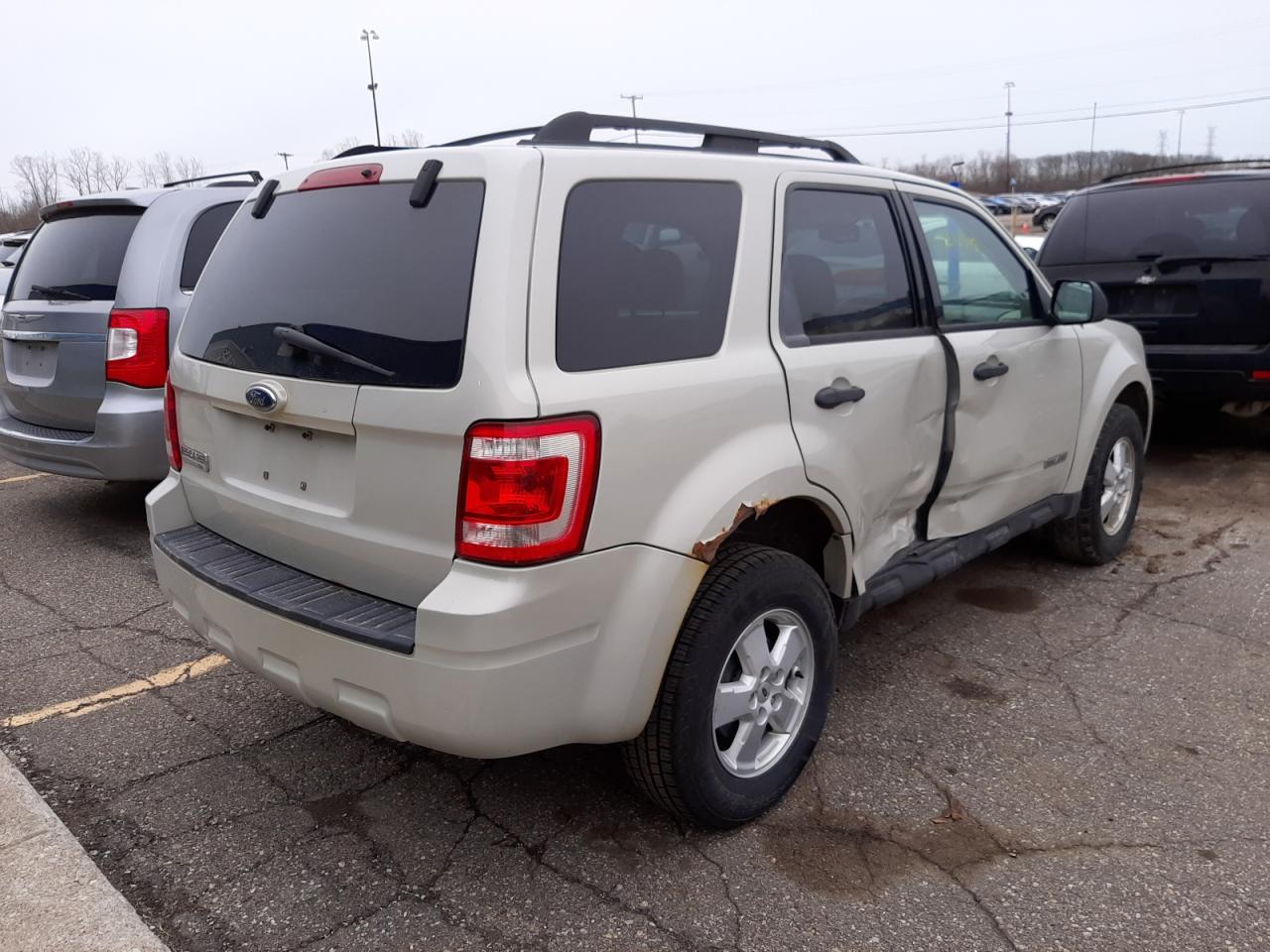 Photo 4 from auction – 2008 FORD ESCAPE XLT with VIN 1FMCU03Z08KB40928