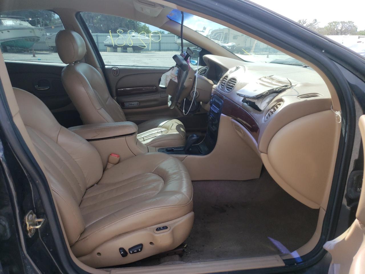 Photo 5 from auction – 1999 CHRYSLER 300M with VIN 2C3HE66G7XH769066