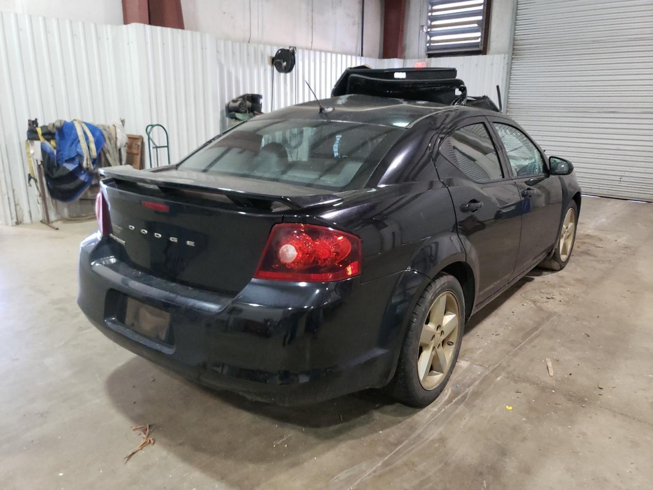 Photo 4 from auction – 2011 DODGE AVENGER LU with VIN 1B3BD2FG7BN574695