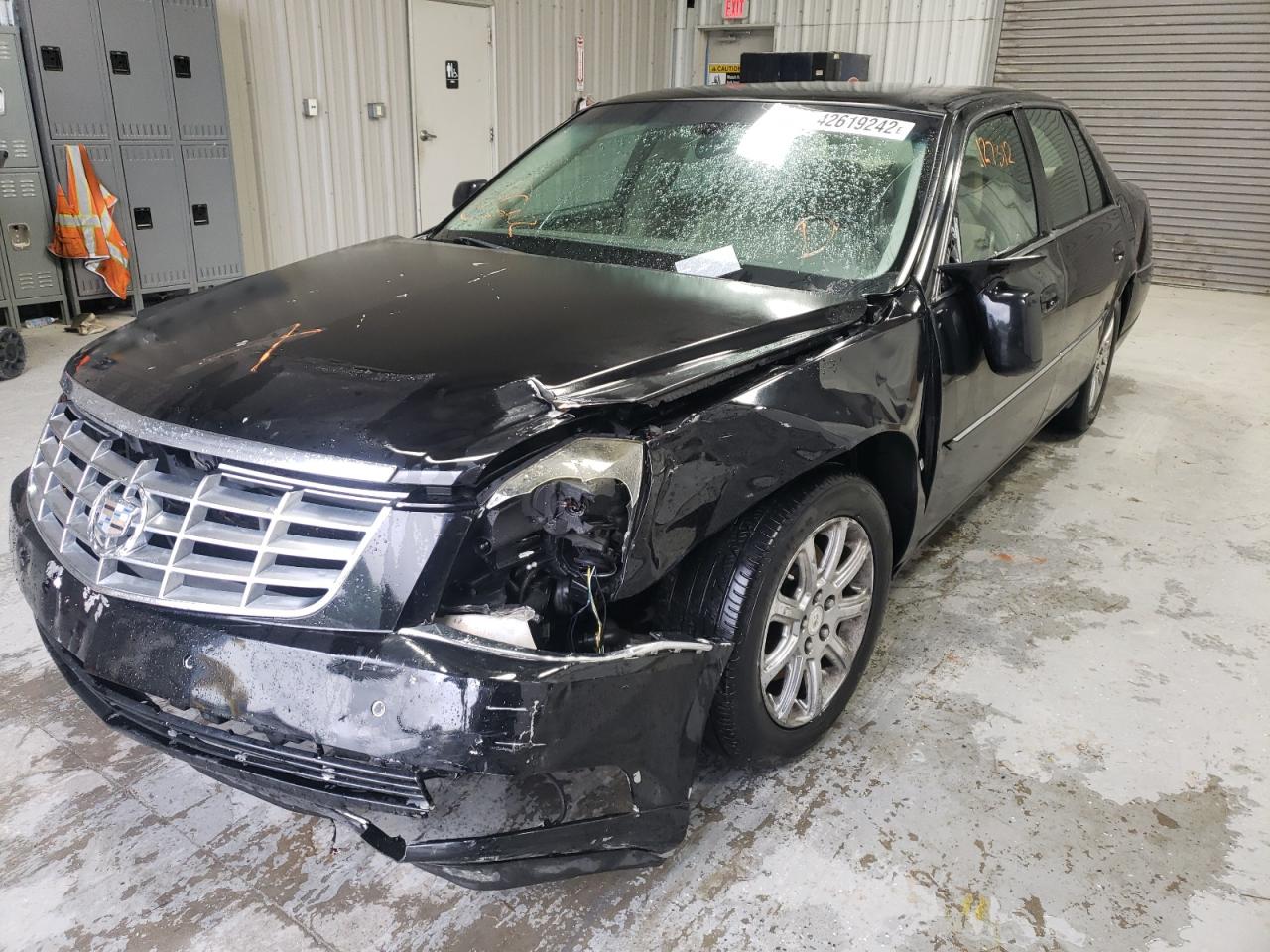 Photo 2 from auction – 2008 CADILLAC DTS with VIN 1G6KD57Y08U121303