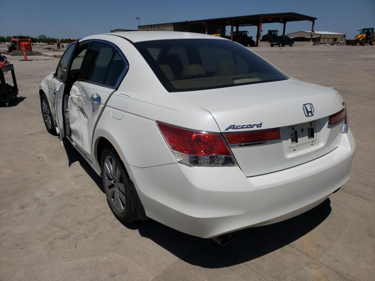 Photo 3 from auction – 2012 HONDA ACCORD EXL with VIN 1HGCP3F83CA017267