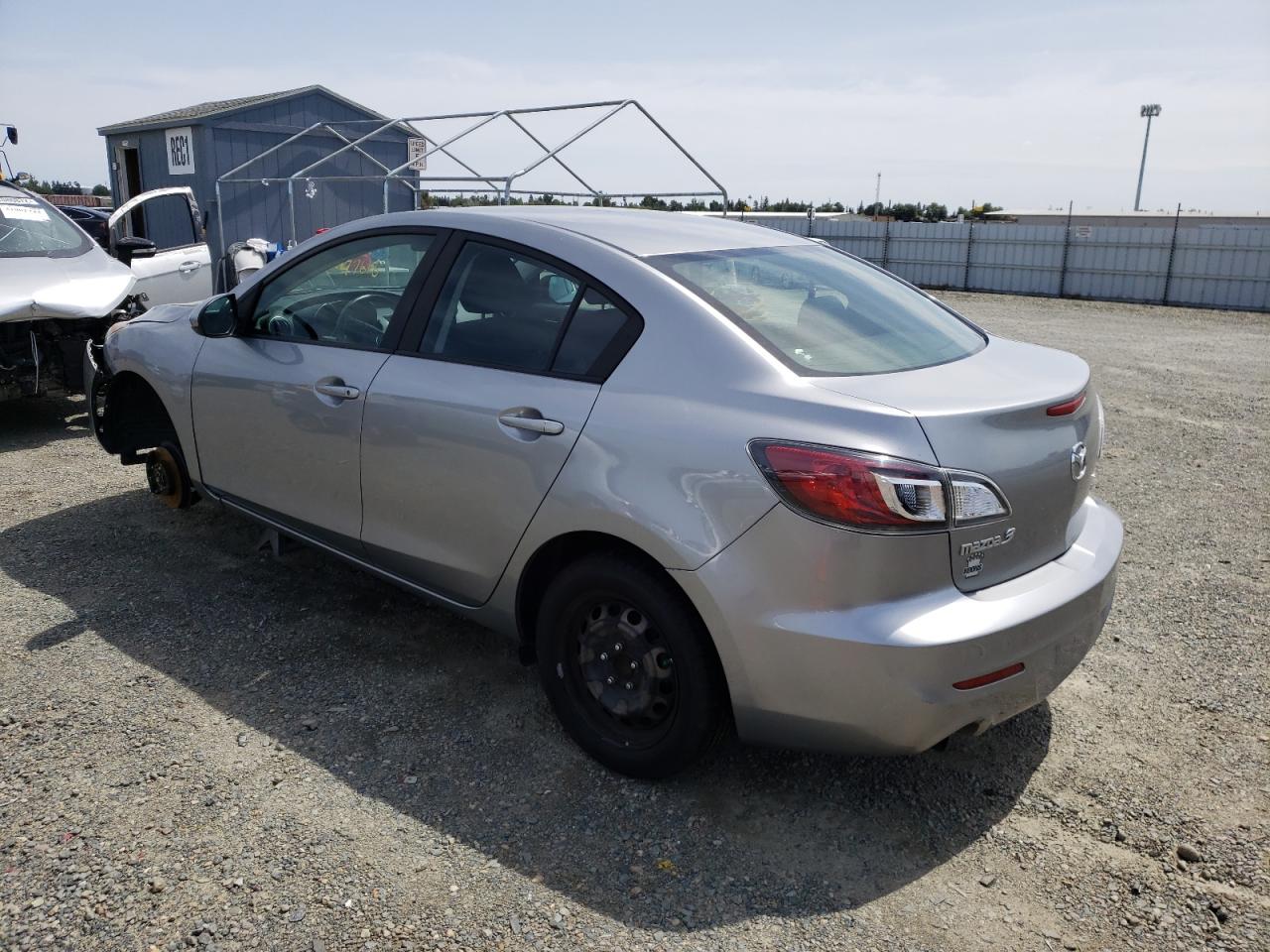 Photo 3 from auction – 2013 MAZDA 3 I with VIN JM1BL1UP6D1824033