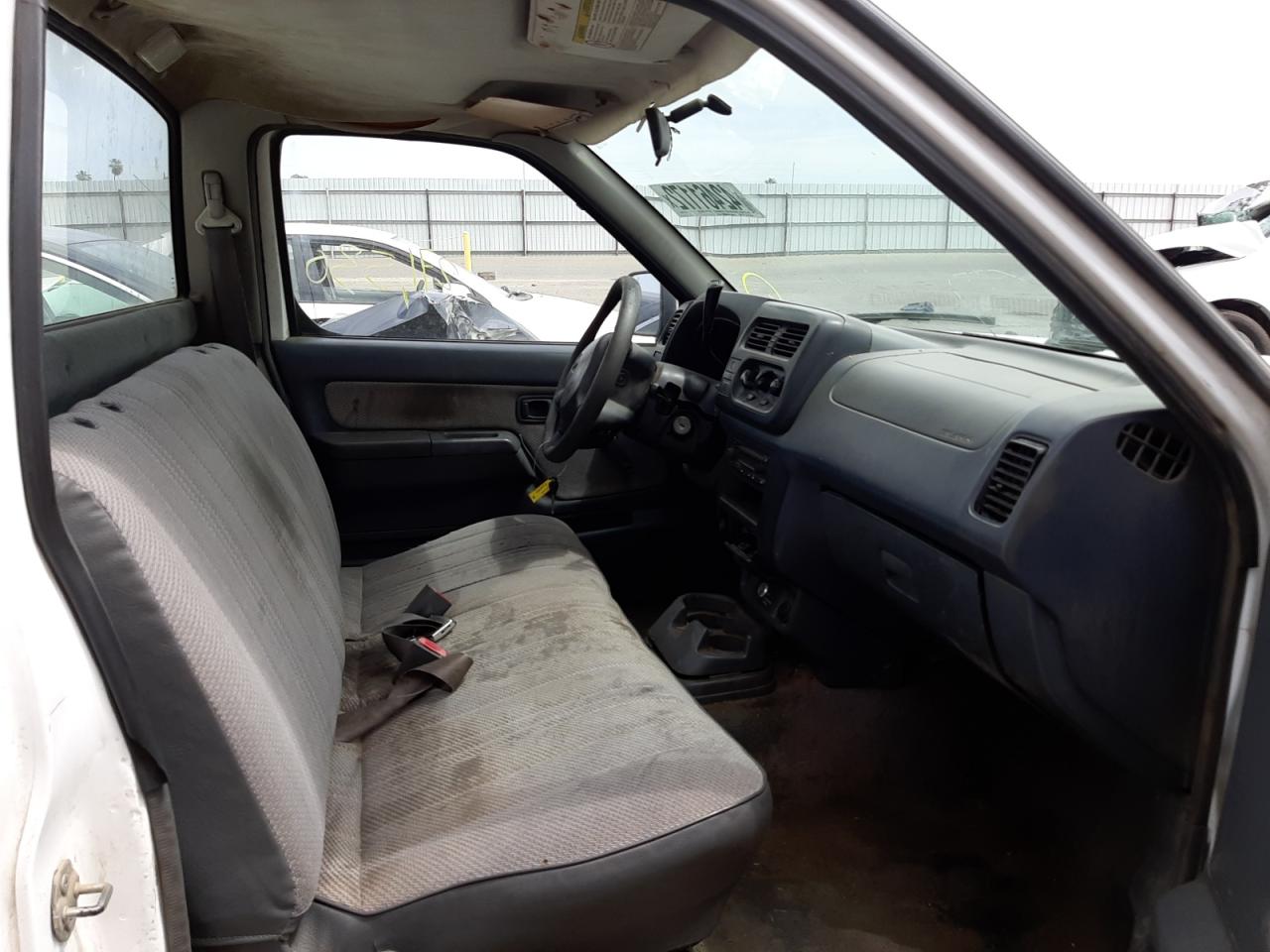 Photo 5 from auction – 2001 NISSAN FRONTIER X with VIN 1N6DD21S31C393104