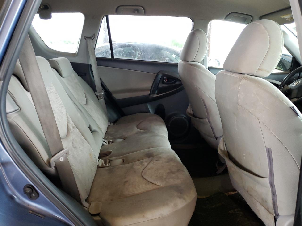 Photo 6 from auction – 2011 TOYOTA RAV4 with VIN 2T3ZF4DV3BW069752