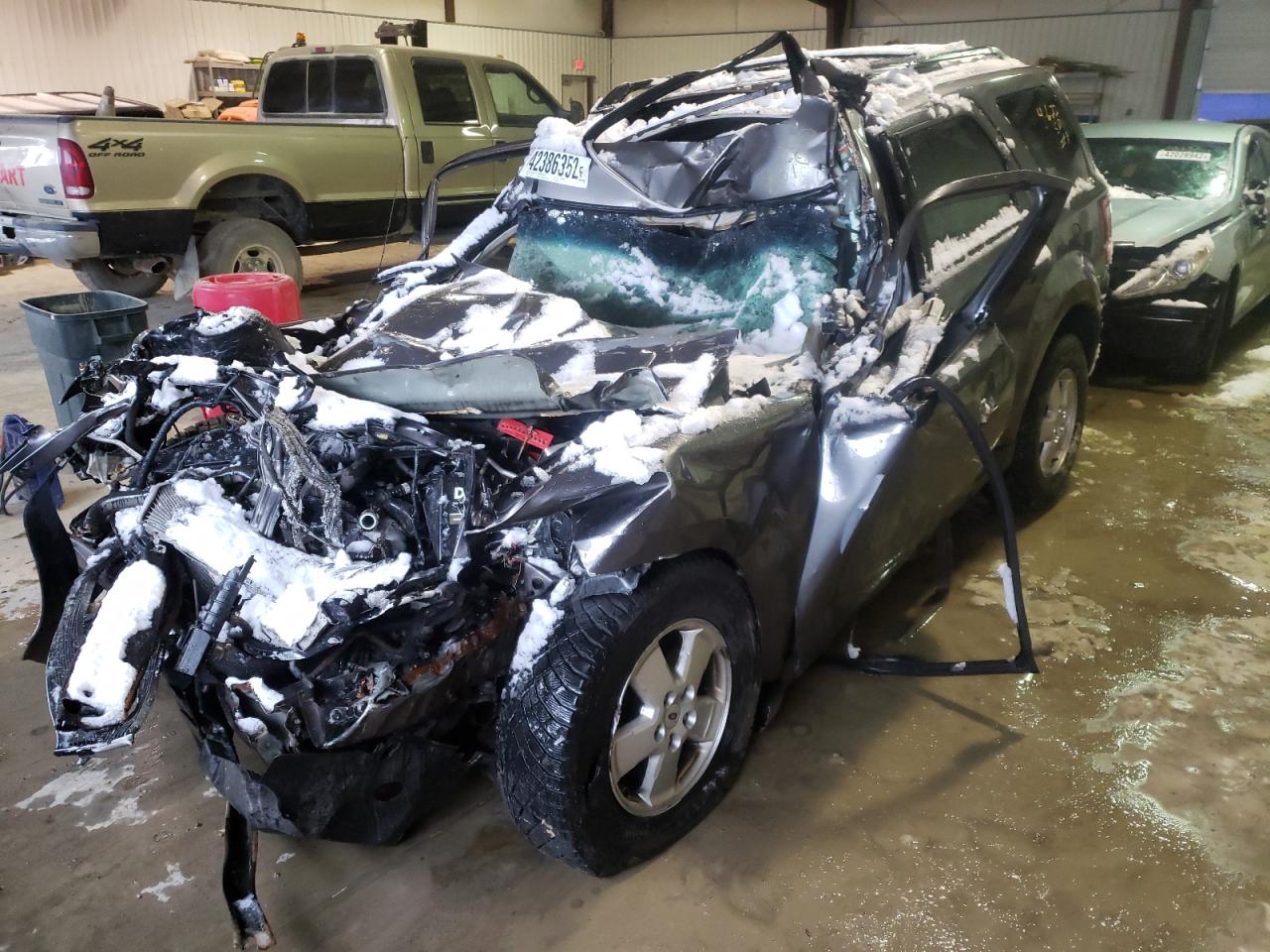 Photo 2 from auction – 2011 FORD ESCAPE XLT with VIN 1FMCU9DG4BKB44702