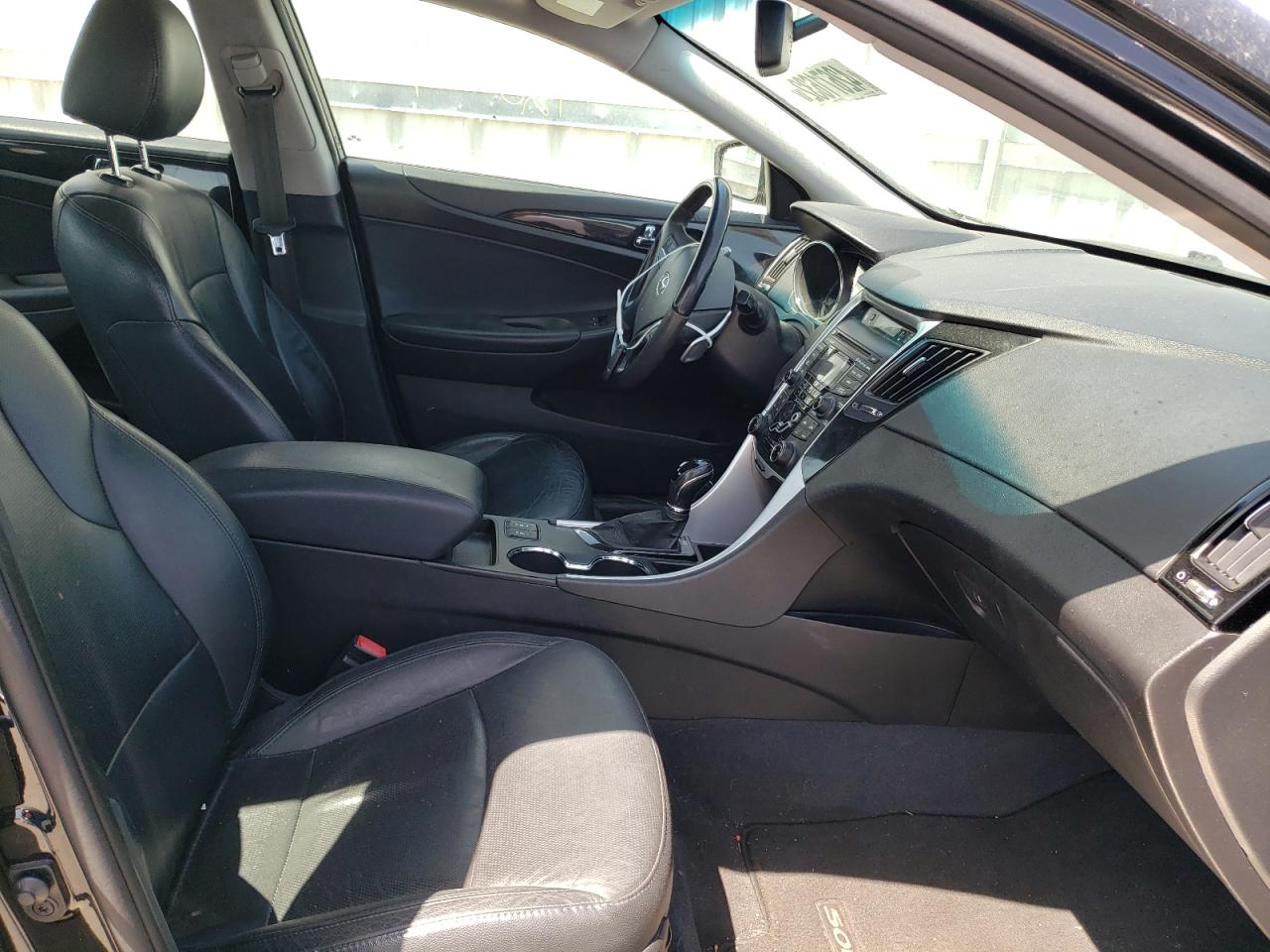 Photo 5 from auction – 2012 HYUNDAI SONATA SE with VIN 5NPEC4AB7CH434184