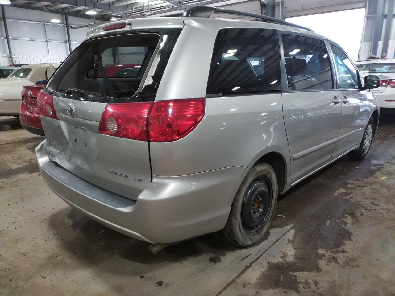 Photo 4 from auction – 2007 TOYOTA SIENNA CE with VIN 5TDZK23C97S093188