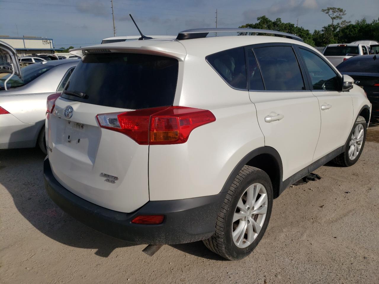 Photo 4 from auction – 2013 TOYOTA RAV4 LIMIT with VIN 2T3DFREV2DW057780