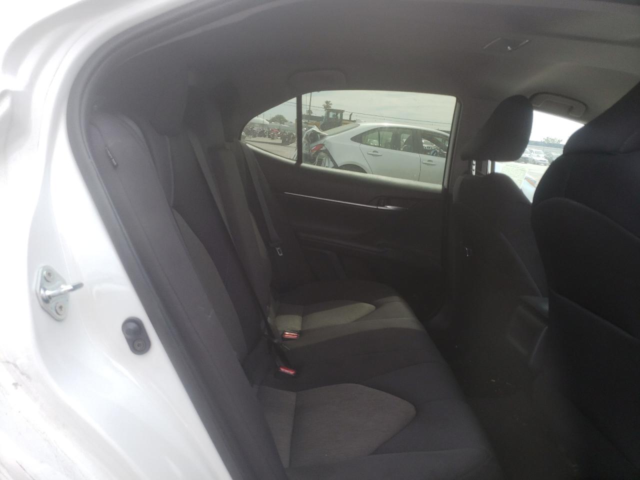 Photo 6 from auction – 2022 TOYOTA CAMRY LE with VIN 4T1C31AK2NU573472