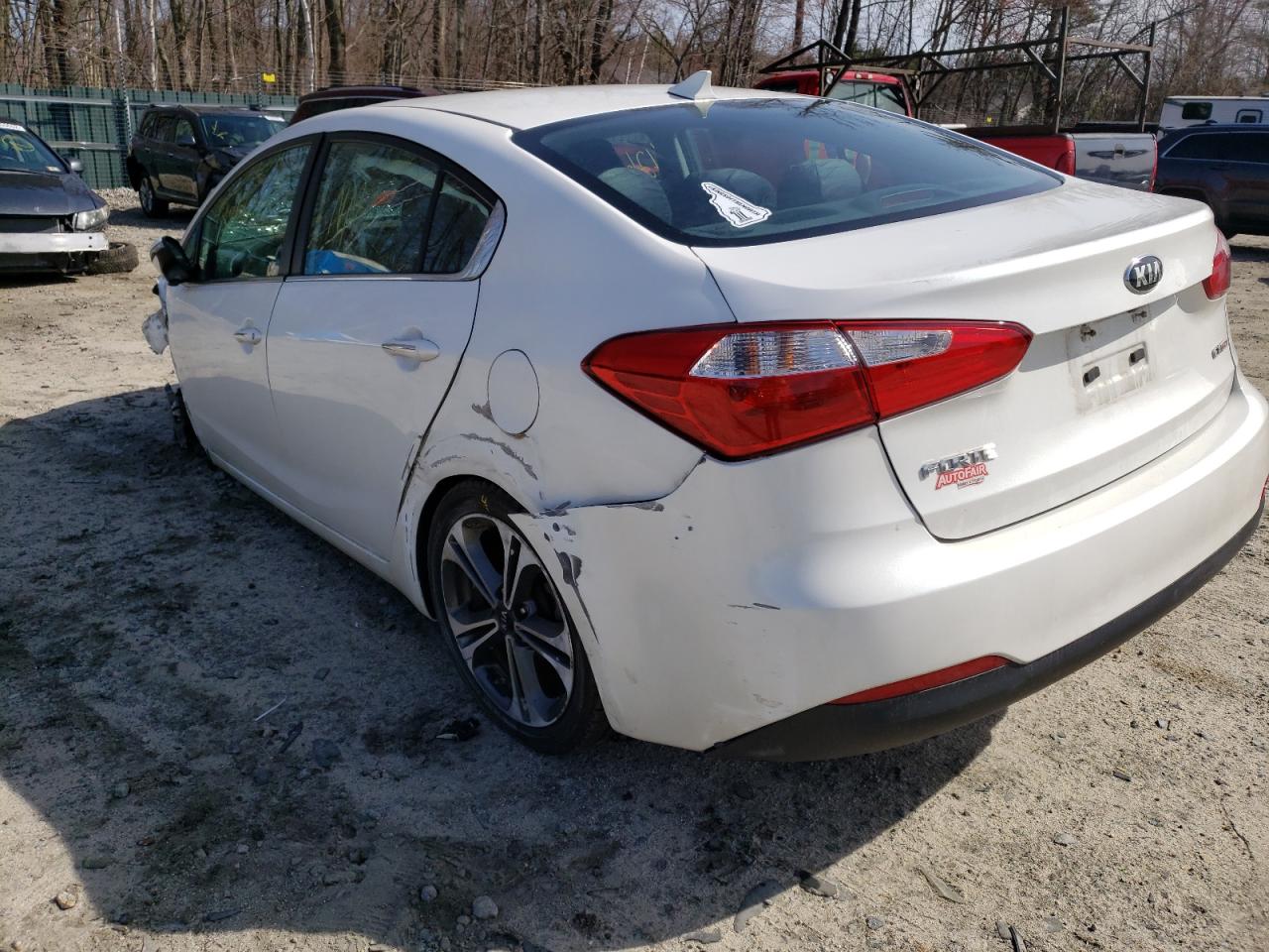 Photo 13 from auction – 2016 KIA FORTE EX with VIN KNAFZ4A83G5491024