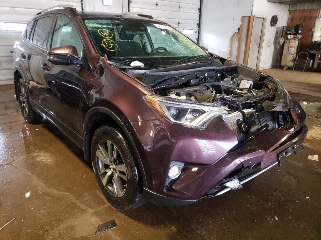Photo 1 from auction – 2017 TOYOTA RAV4 XLE with VIN 2T3RFREV6HW659707