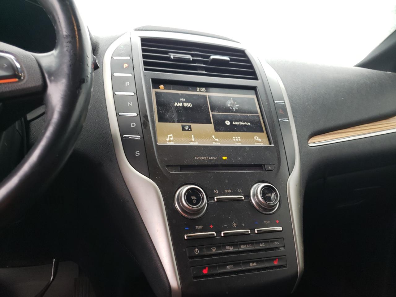 Photo 9 from auction – 2016 LINCOLN MKC SELECT with VIN 5LMCJ2D91GUJ21064