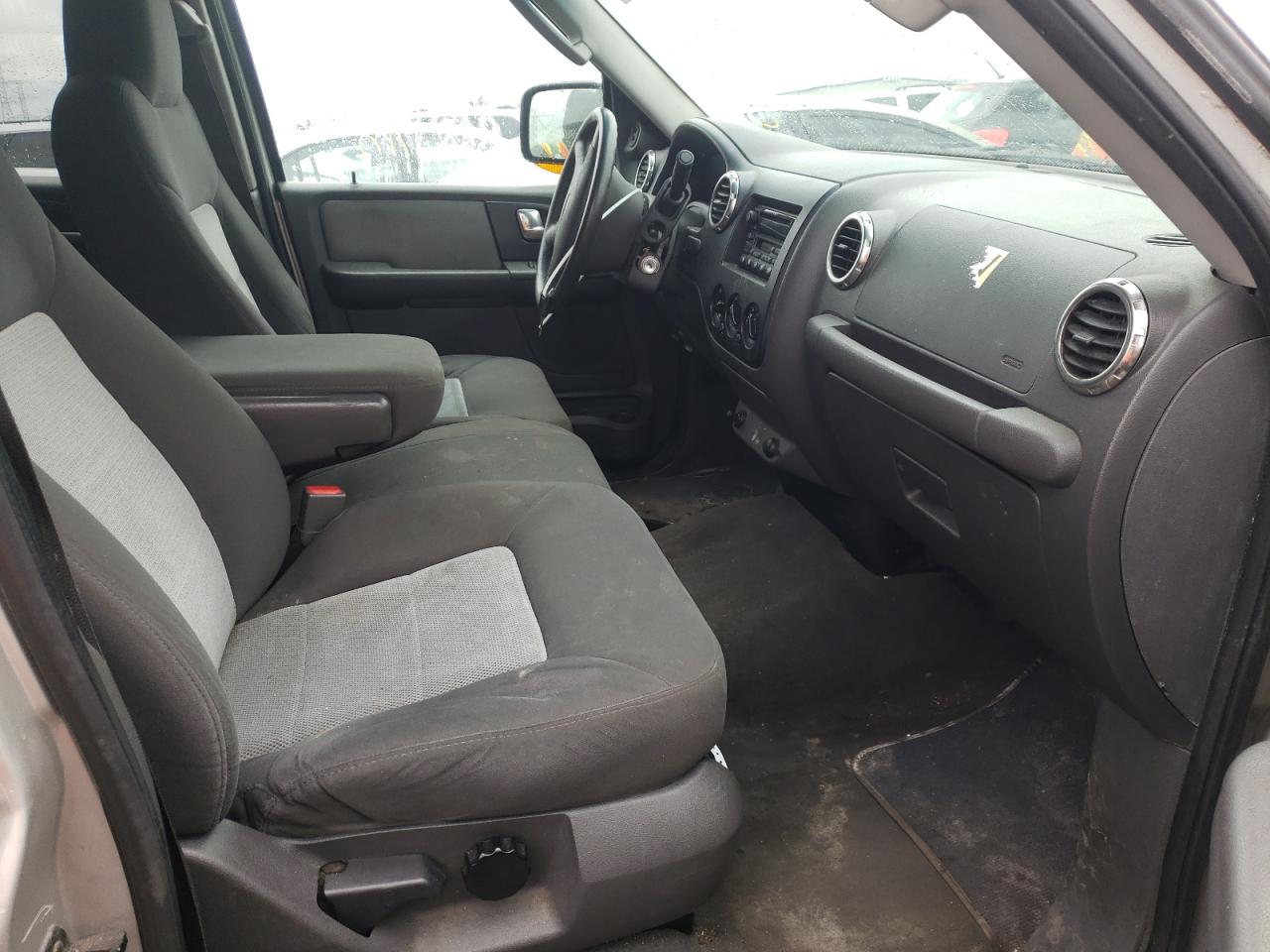 Photo 5 from auction – 2003 FORD EXPEDITION with VIN 1FMRU15W13LA85962