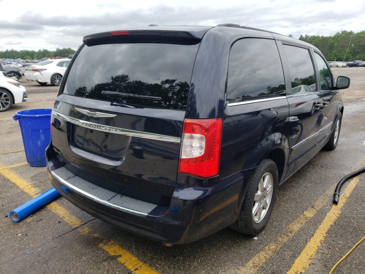 Photo 4 from auction – 2011 CHRYSLER TOWN & COU with VIN 2A4RR5DGXBR641404