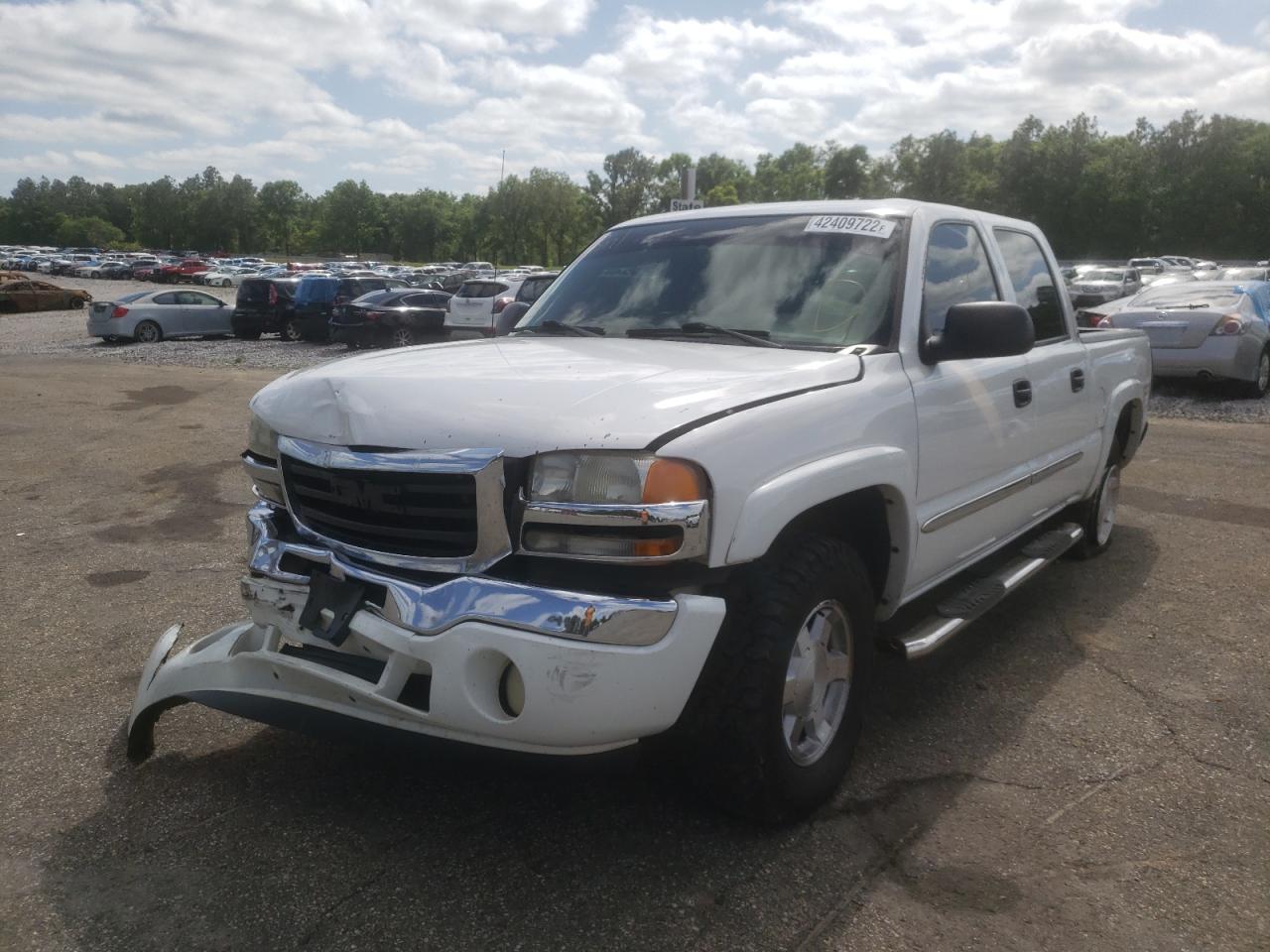 Photo 2 from auction – 2005 GMC NEW SIERRA with VIN 2GTEK13T851155922