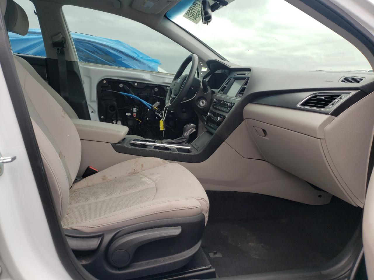 Photo 5 from auction – 2016 HYUNDAI SONATA SPO with VIN 5NPE34AF1GH290673