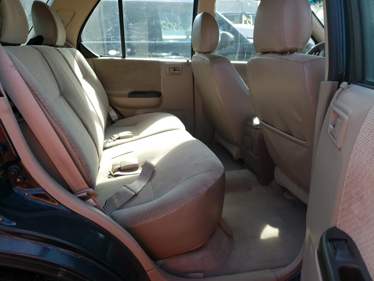 Photo 6 from auction – 2001 HONDA PASSPORT E with VIN 4S6DM58W814414989