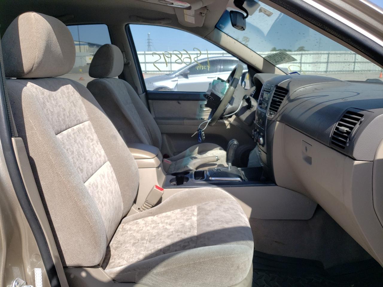 Photo 5 from auction – 2008 KIA SORENTO EX with VIN KNDJD735585853758