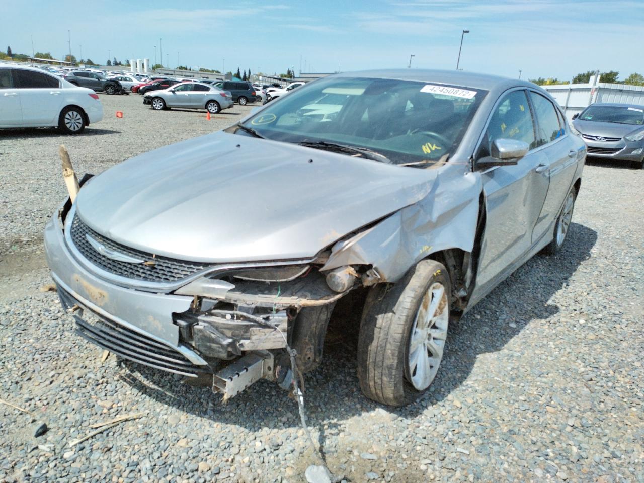 Photo 2 from auction – 2015 CHRYSLER 200 LIMITE with VIN 1C3CCCAB3FN608102