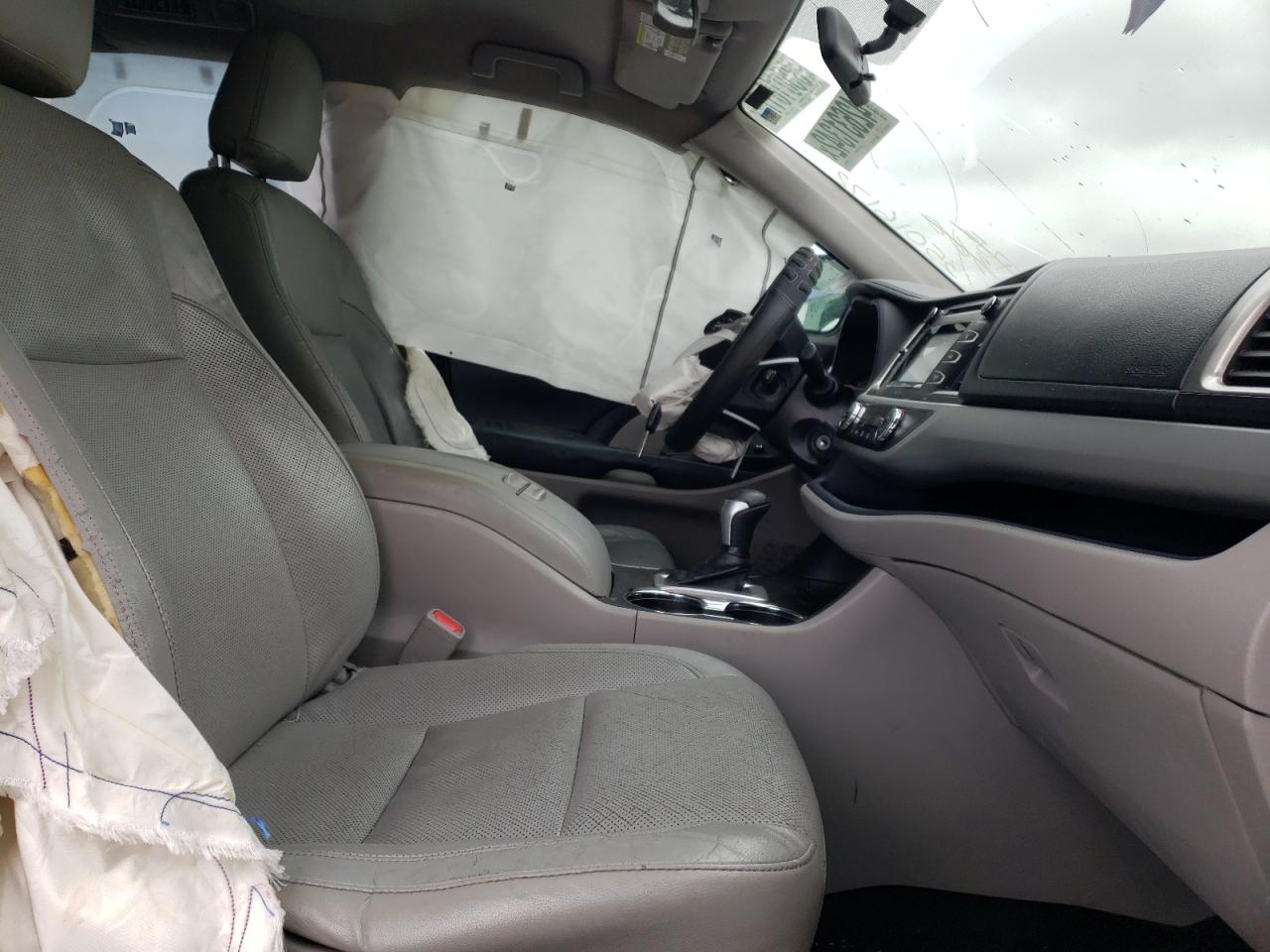 Фото 5 с аукциона – 2014 TOYOTA HIGHLANDER с VIN 5TDZKRFH3ES028558